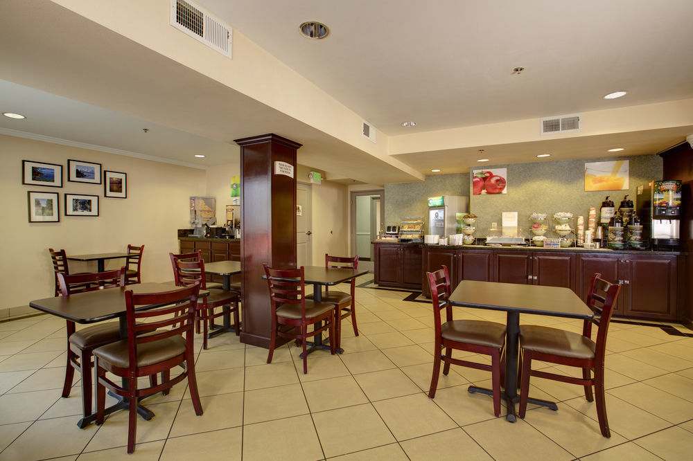 Quality Inn & Suites Reno Airport Extérieur photo